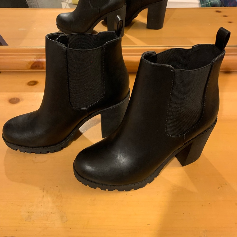 Soda Black Chunky Heel Ankle Boots